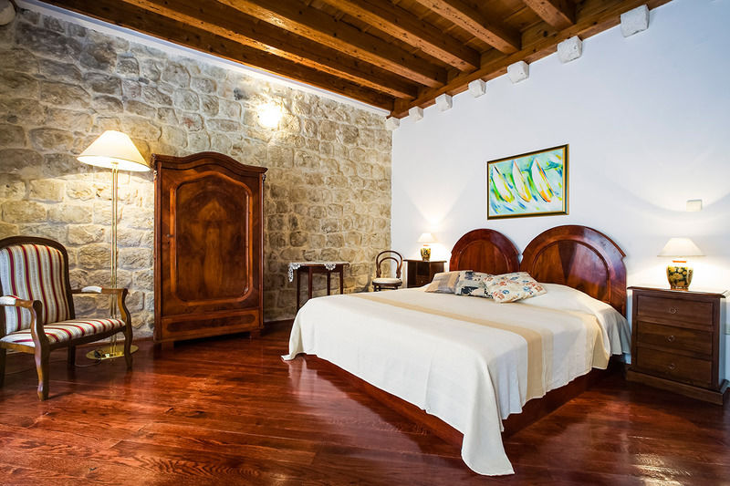 Luxury Poetas House Hotell